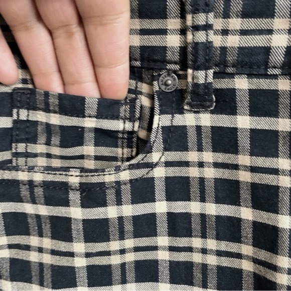 AMERICAN EAGLE OUTFITTERS Checkered Straight Leg Chinos in Black/Cream Size 2 - Picture 8 of 12